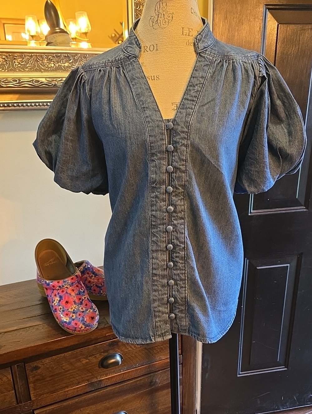 NWT Chambray Puff-Sleeve Button-Front Top